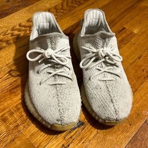 Yeezy size 9